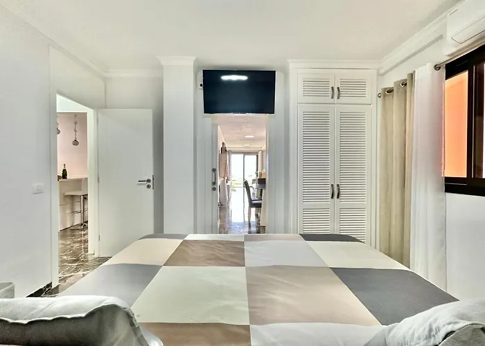 Ocean Cliff House Apartament *