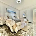 아파트 Ocean Cliff House