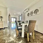 아파트 Ocean Cliff House 산티아고 델 테데