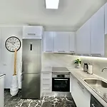 아파트 Ocean Cliff House