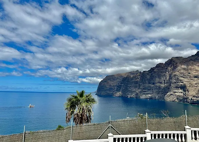 Ocean Cliff House * Сантъяго-дель-Тейде